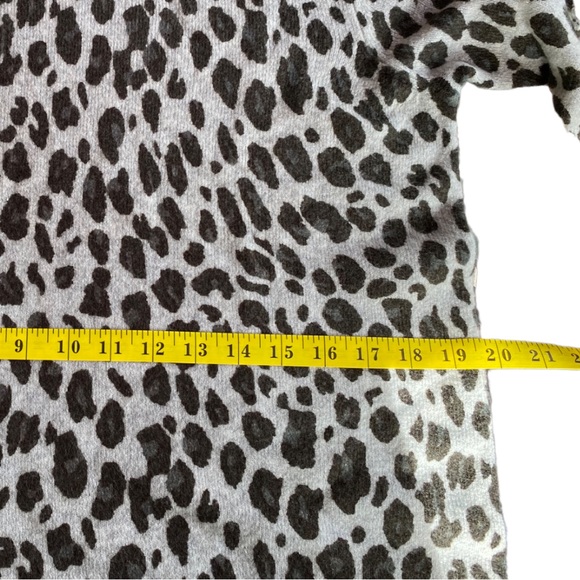 LIVE UNLIMITED Cheetah Zebra Animal Print Soft Sweater Gray Multi Small NWT - Picture 6 of 10